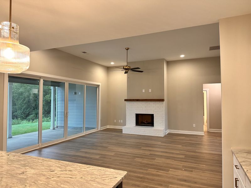 Spacious, unfurnished interior of a new home in The Reserve at Red Oaks, Carrollton (Image 34).