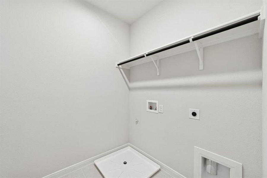 Spacious, unfurnished interior of a new home in Painted Tree Woodland West – Cottages, McKinney (Image 16). Spacious, unfurnished interior of a new home in Painted Tree Woodland West – Cottages, McKinney (Image 16).