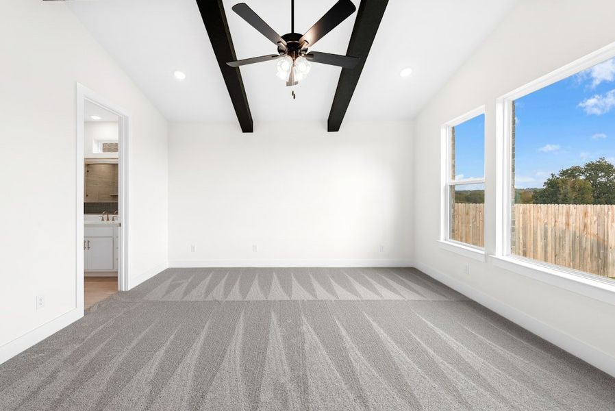 Spacious, unfurnished interior of a new home in Santa Rita Ranch, Liberty Hill (Image 32).