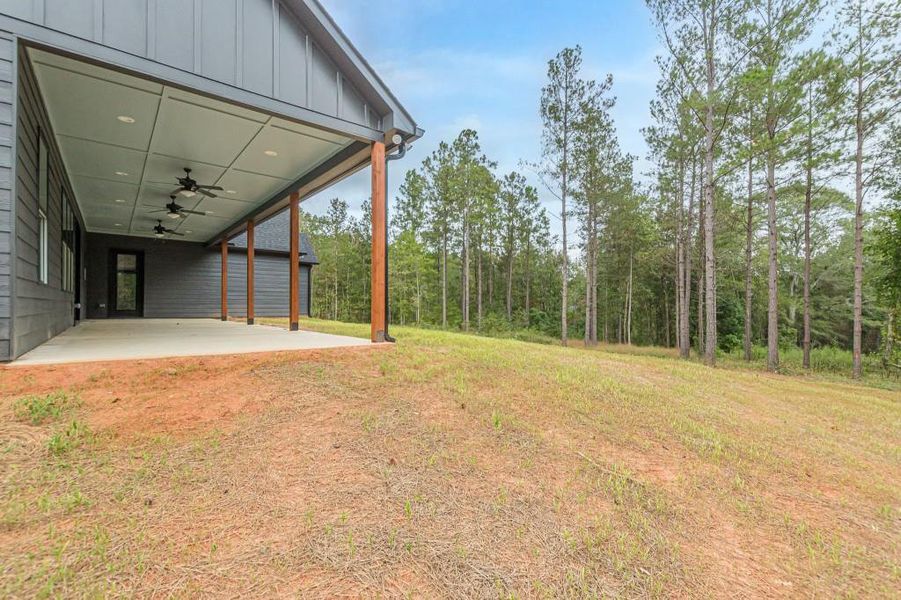 Exterior details and patio area of a home in , Bremen (Image 25).