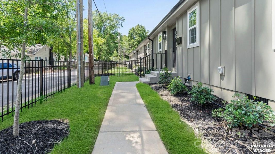 3320 Boyd St, Unit: B - Sidewalk View 3320 Boyd St, Unit: B - Sidewalk View
