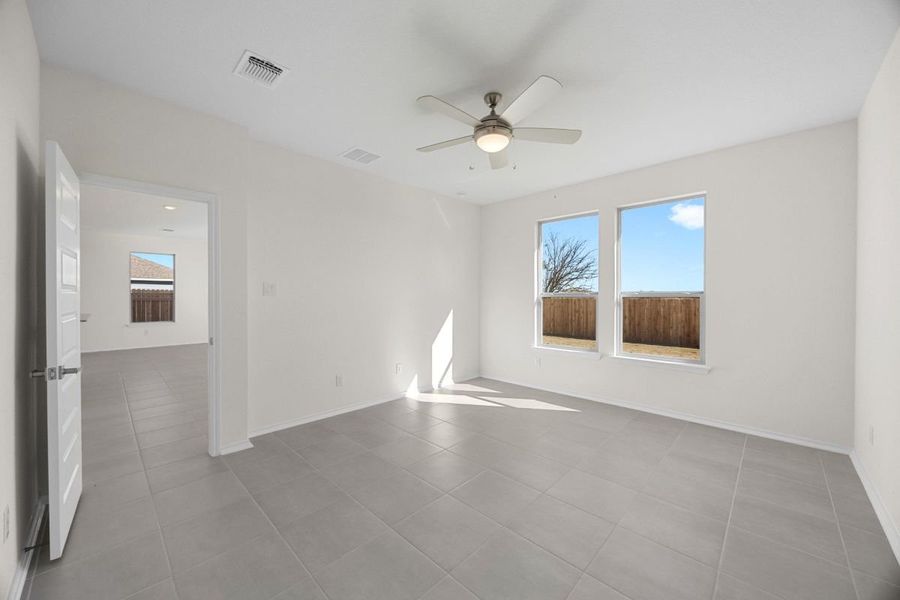 Spacious, unfurnished interior of a new home in Hidden Trails, Belton (Image 7). Spacious, unfurnished interior of a new home in Hidden Trails, Belton (Image 7).