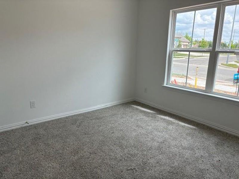 Spacious, unfurnished interior of a new home in Spring Creek, Taylor (Image 4).
