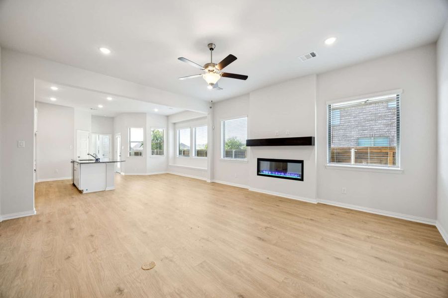 Spacious, unfurnished interior of a new home in Solterra Texas, Mesquite (Image 9). Spacious, unfurnished interior of a new home in Solterra Texas, Mesquite (Image 9).