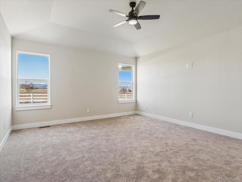 Master BR with views of the mountains