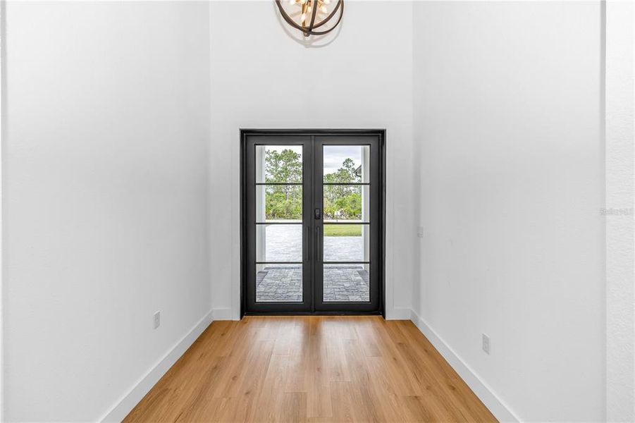 Spacious, unfurnished interior of a new home in , Orlando (Image 21).