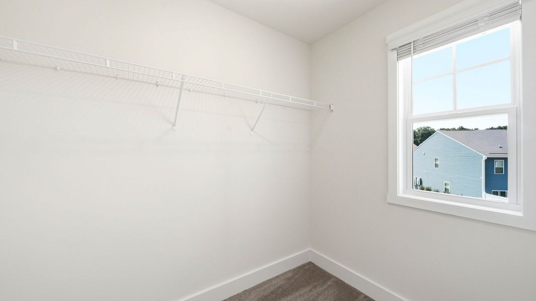 Spacious, unfurnished interior of a new home in Cherokee Crossing, Kodak (Image 18).