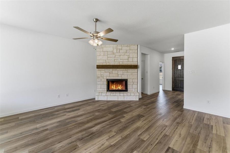 Spacious, unfurnished interior of a new home in Oak Grove Addition, Springtown (Image 22).