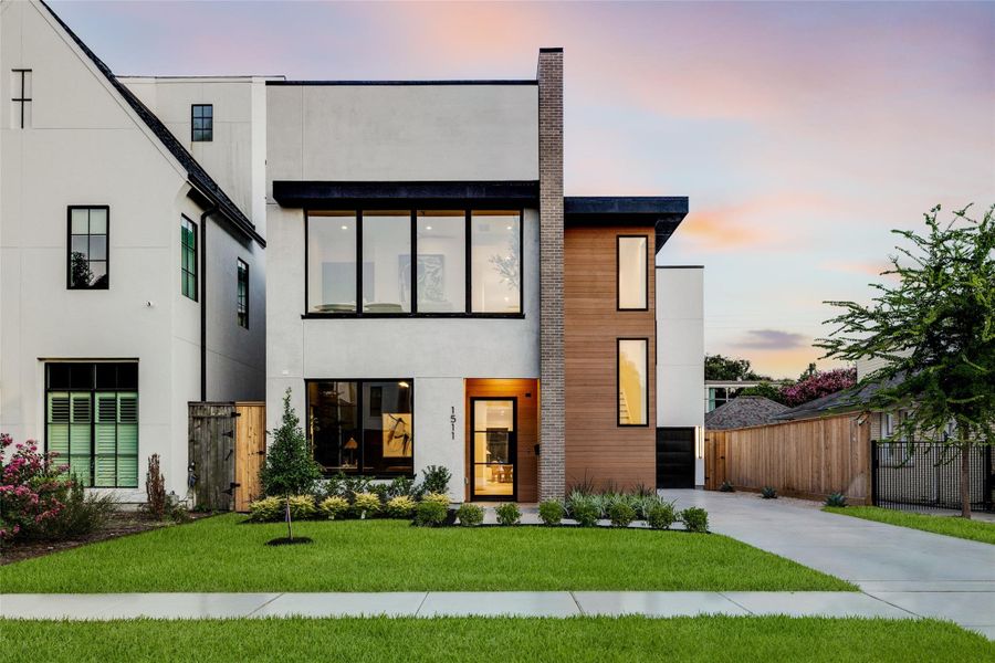 Mazzarino is the 2023 Custom Builder of the Year by GHBA. Built-in the highly desirable Mandell Place, this residence features all of the high-end finishes you’ve come to expect from Mazzarino. A balance of luxury & modern-day living. This new energy-efficient home features a wine column, study, game room w/wet bar, elevator capable & modest backyard. Finishes include natural stone/quartz counters, Fisher Paykel appliances, two luxurious primary closet, engineered wood floors & more.