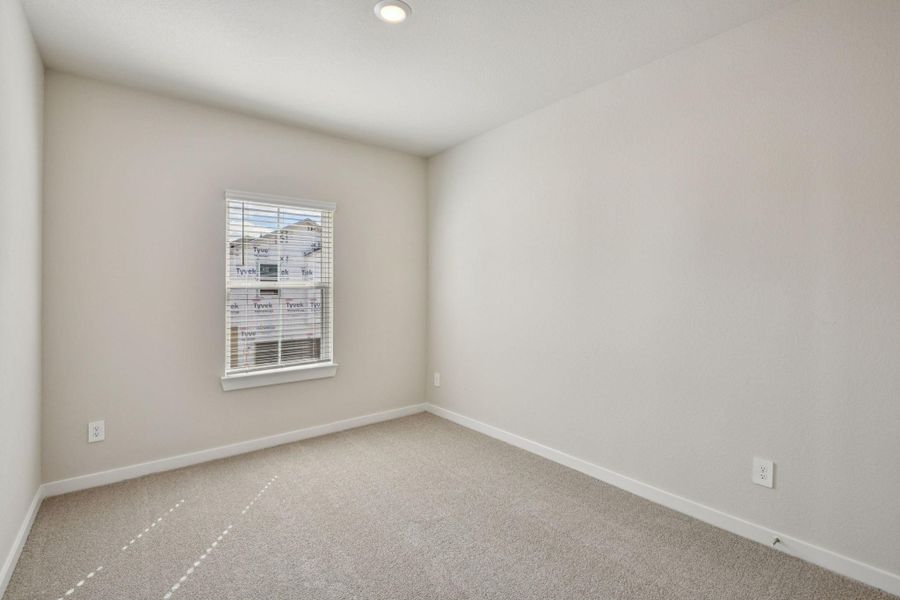 Spacious, unfurnished interior of a new home in Kemah Crossing - City Series, Kemah (Image 35).