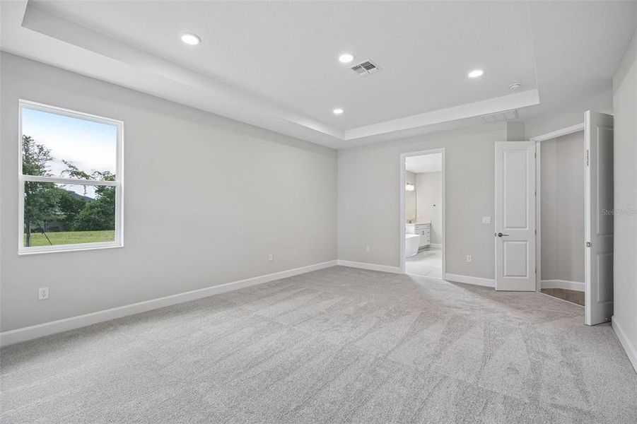 Spacious, unfurnished interior of a new home in Hawk's Overlook, Oviedo (Image 28). Spacious, unfurnished interior of a new home in Hawk's Overlook, Oviedo (Image 28).