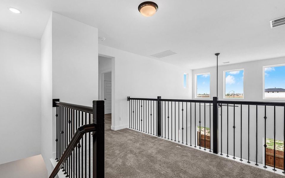 Spacious, unfurnished interior of a new home in Elyson, Katy (Image 7).