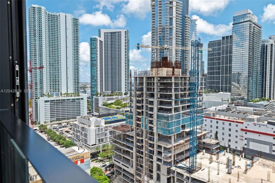 Condo located in Miami, FL showcasing its design and architecture (Image 25).