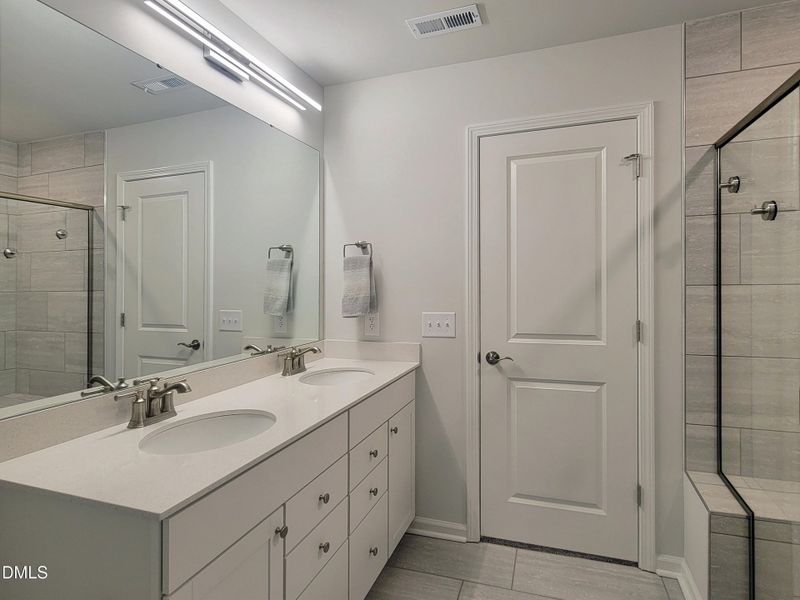 Primary Suite Bathroom