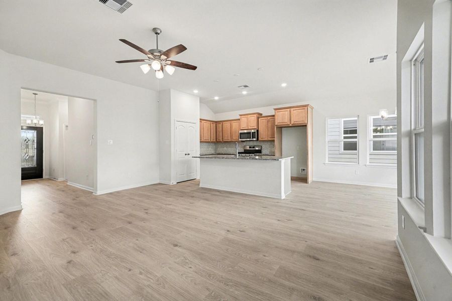 Spacious, unfurnished interior of a new home in Clear View Estates, Willis (Image 13).