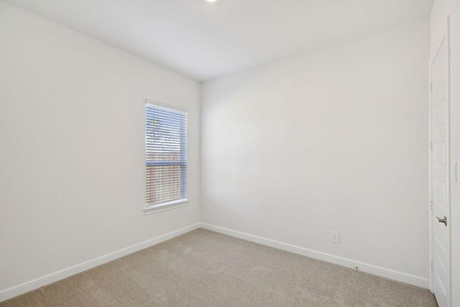 Spacious, unfurnished interior of a new home in Pinewood Trails - Luxe Series, Atascocita (Image 32).