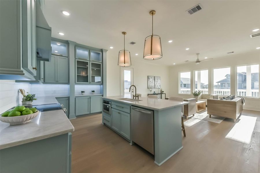 Furnished interior view inside a new home in , Galveston (Image 38).