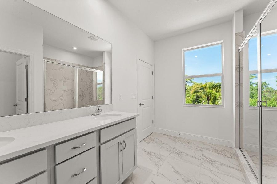 US_SEF_AQUA_LOT 144_owners bath