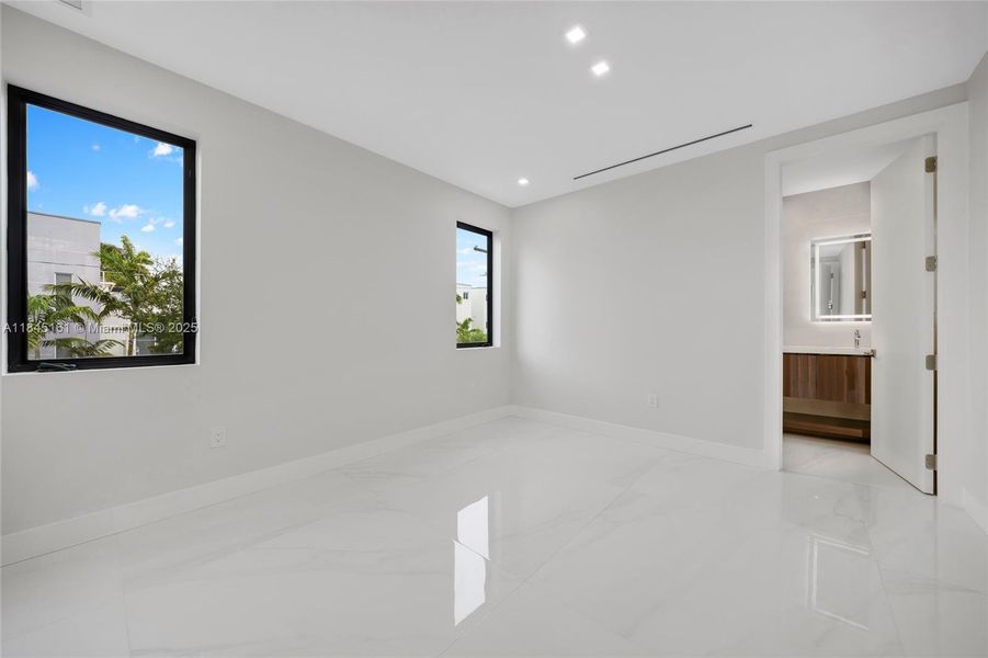 Spacious, unfurnished interior of a new home in , Fort Lauderdale (Image 69). Spacious, unfurnished interior of a new home in , Fort Lauderdale (Image 69).