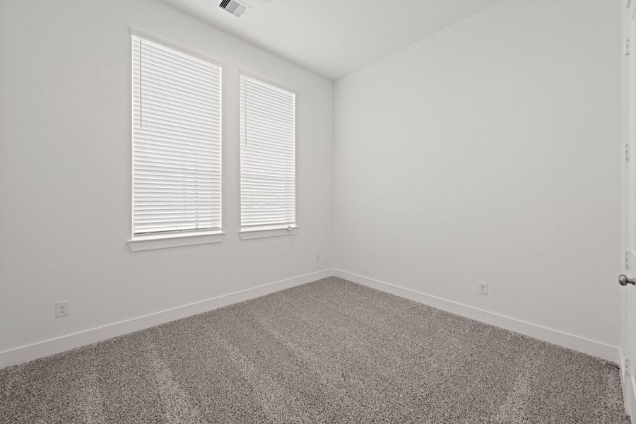Spacious, unfurnished interior of a new home in Westland Ranch, League City (Image 23).
