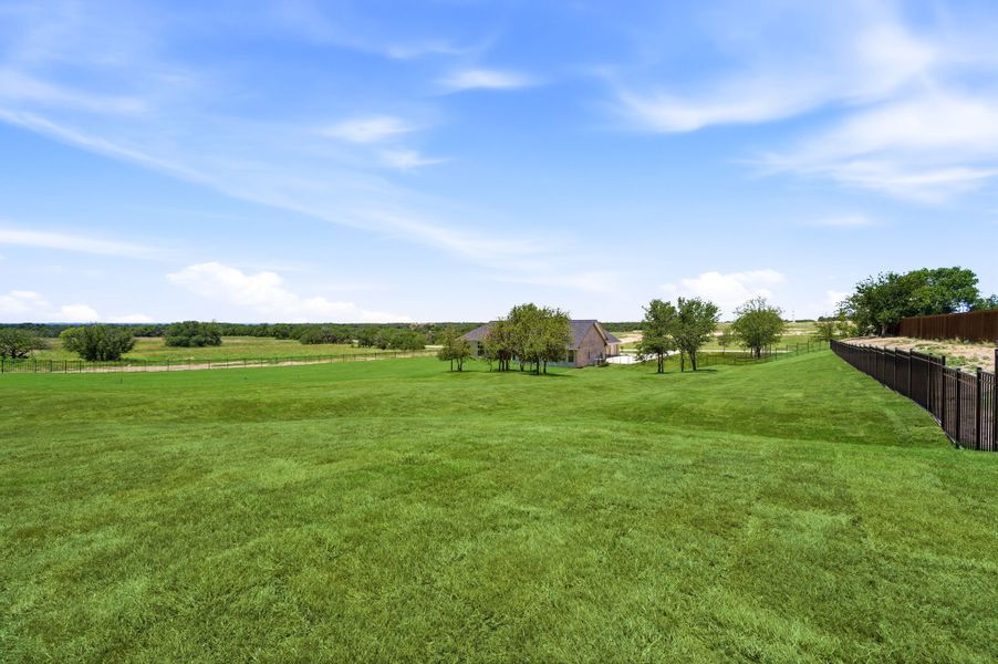 Natural landscape and outdoor views near Fleming Pointe in Fort Worth (Image 50).