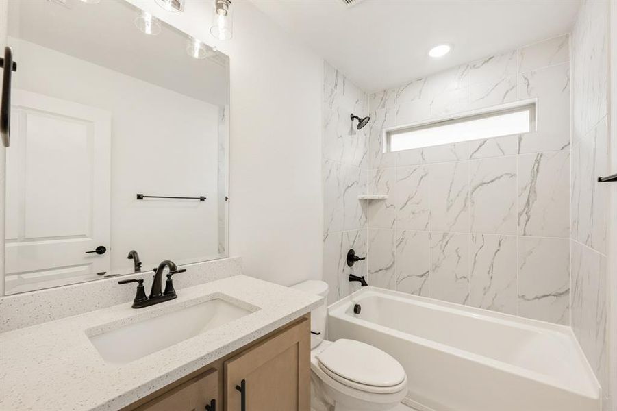 Furnished interior view inside a new home in Willow Wood, McKinney (Image 15).