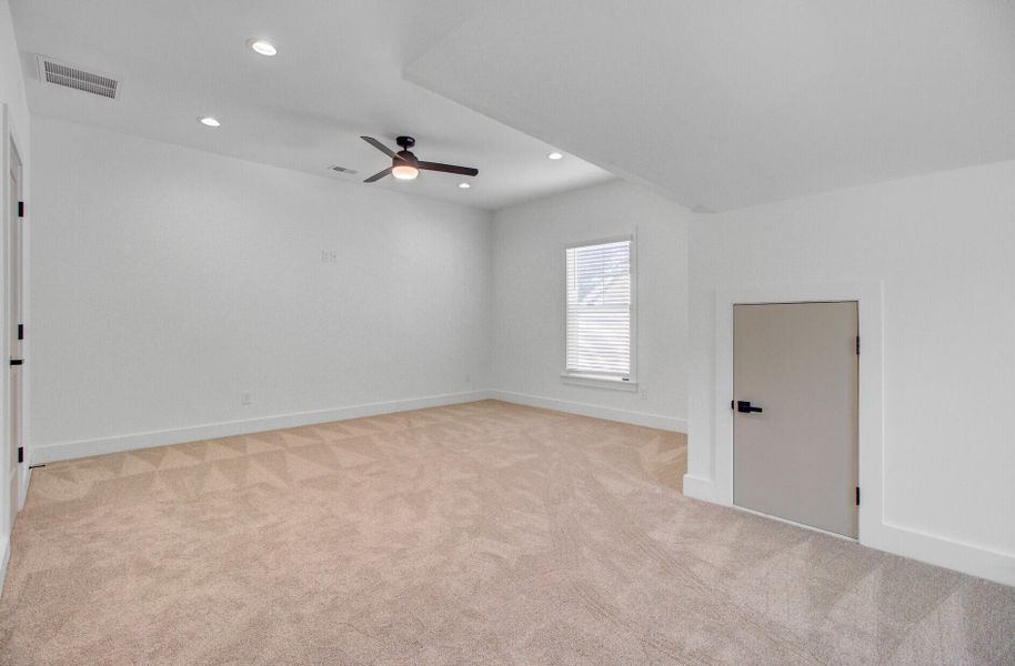 Spacious, unfurnished interior of a new home in , Summerville (Image 51).