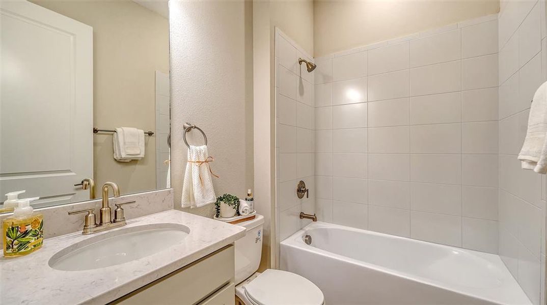 Furnished interior view inside a new home in Esplanade at Azario Lakewood Ranch, Lakewood Ranch (Image 48).