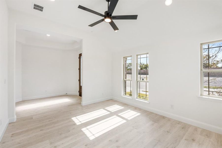 Spacious, unfurnished interior of a new home in Meadow Vista 60-65, Anna (Image 21). Spacious, unfurnished interior of a new home in Meadow Vista 60-65, Anna (Image 21).