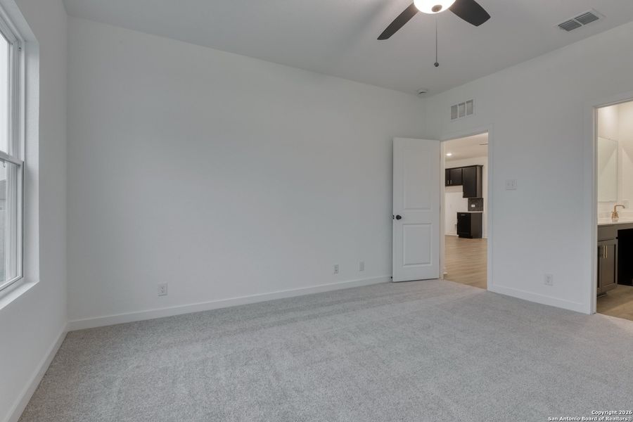 Spacious, unfurnished interior of a new home in Saddlebrook Ranch, Schertz (Image 26).