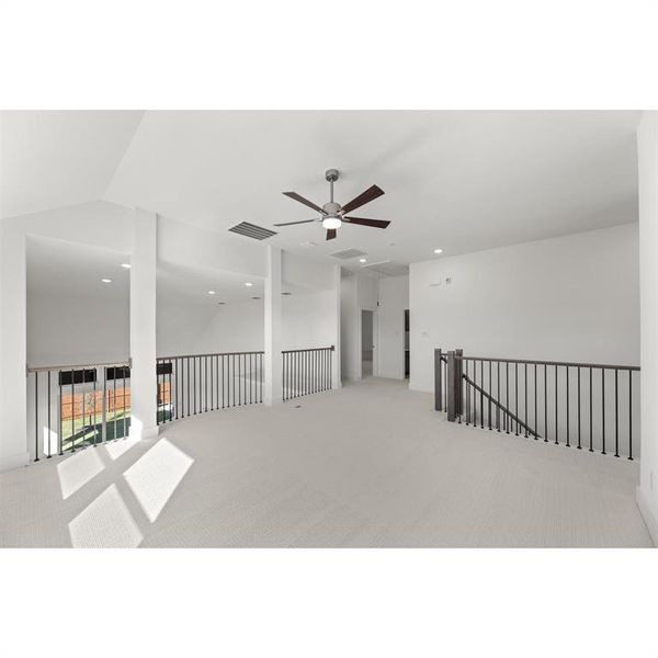 Spacious, unfurnished interior of a new home in Trails at Cottonwood Creek, Rowlett (Image 15).