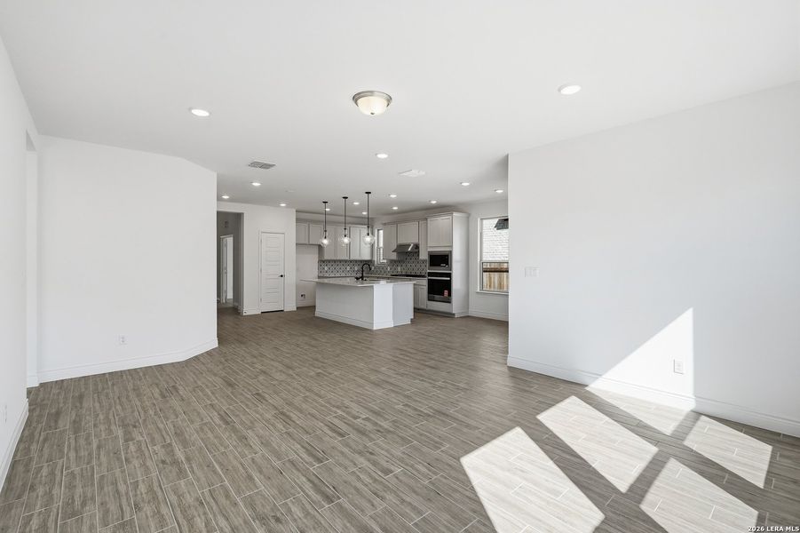 Spacious, unfurnished interior of a new home in Bison Ridge, San Antonio (Image 37). Spacious, unfurnished interior of a new home in Bison Ridge, San Antonio (Image 37).