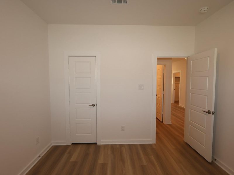 Spacious, unfurnished interior of a new home in Summerview, Fulshear (Image 32).