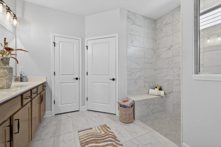 Furnished interior view inside a new home in Del Webb Chateau Elan, Hoschton (Image 33). Furnished interior view inside a new home in Del Webb Chateau Elan, Hoschton (Image 33).