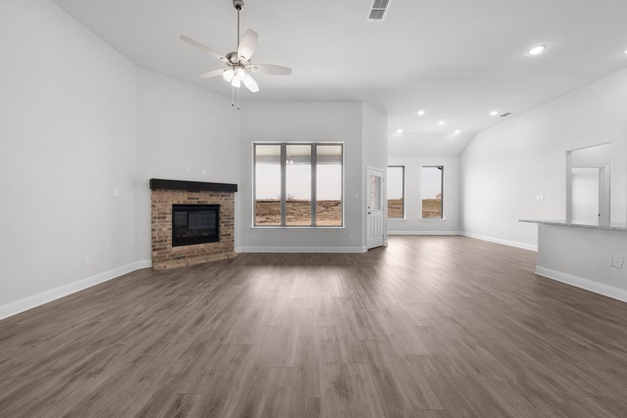 Spacious, unfurnished interior of a new home in Berkshire Estates, Mesquite (Image 24).