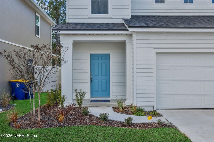 Exterior details and patio area of a home in Cedar Creek, Jacksonville (Image 26).