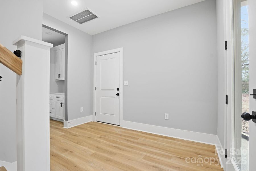 MUDROOM/REAR ENTRANCE