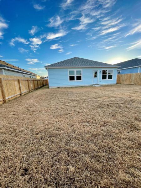 Exterior details and patio area of a home in , Killeen (Image 3).