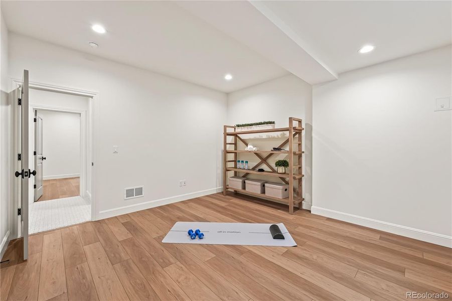 Spacious, unfurnished interior of a new home in , Denver (Image 23).