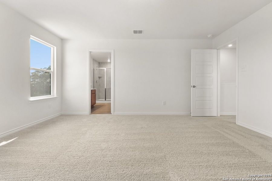 Spacious, unfurnished interior of a new home in Southton Cove, Elmendorf (Image 10).