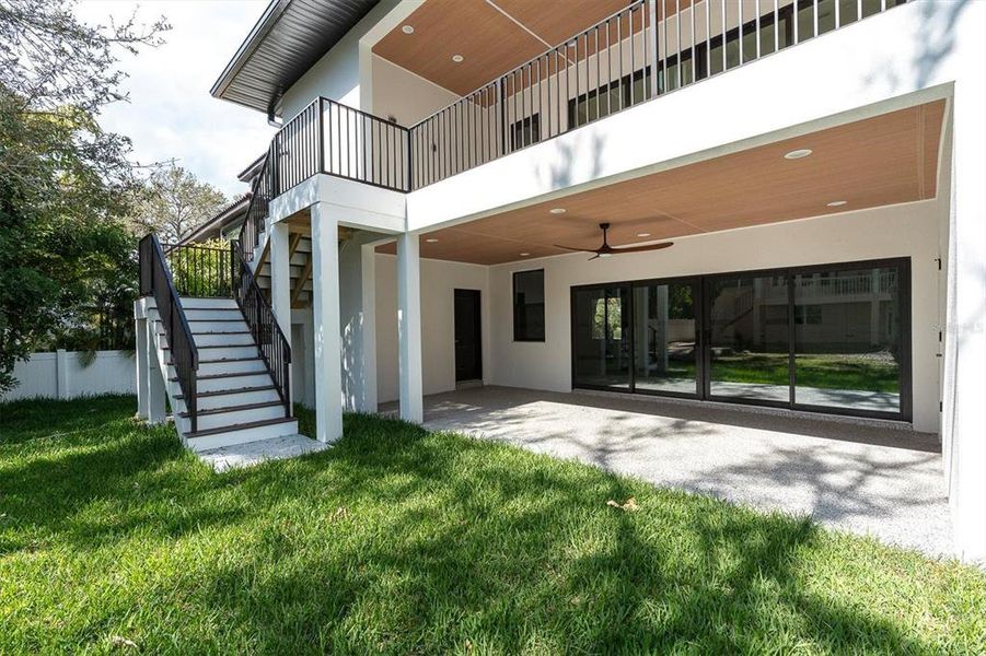 Exterior details and patio area of a home in , St. Petersburg (Image 24).