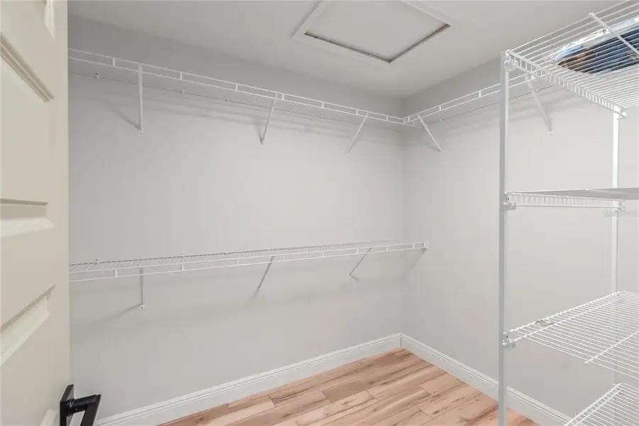 Spacious, unfurnished interior of a new home in , Ocala (Image 40).