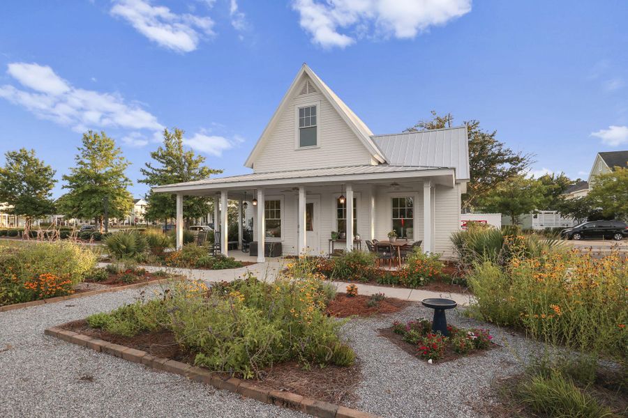 Community amenities in , Summerville (Image 66).