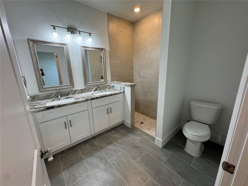 Furnished interior view inside a new home in , Ocala (Image 9).