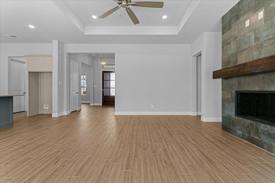 Spacious, unfurnished interior of a new home in Spring Valley Ranch, Paradise (Image 27).