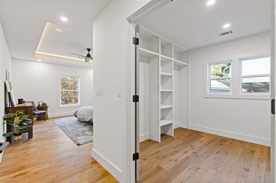 Spacious, unfurnished interior of a new home in , Atlanta (Image 25). Spacious, unfurnished interior of a new home in , Atlanta (Image 25).