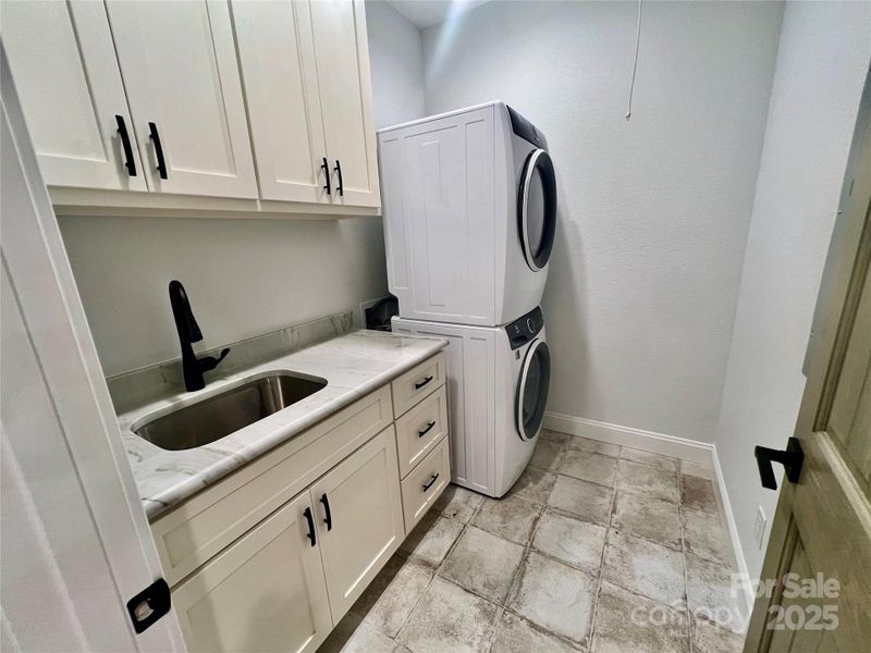 Mud/Laundry Room