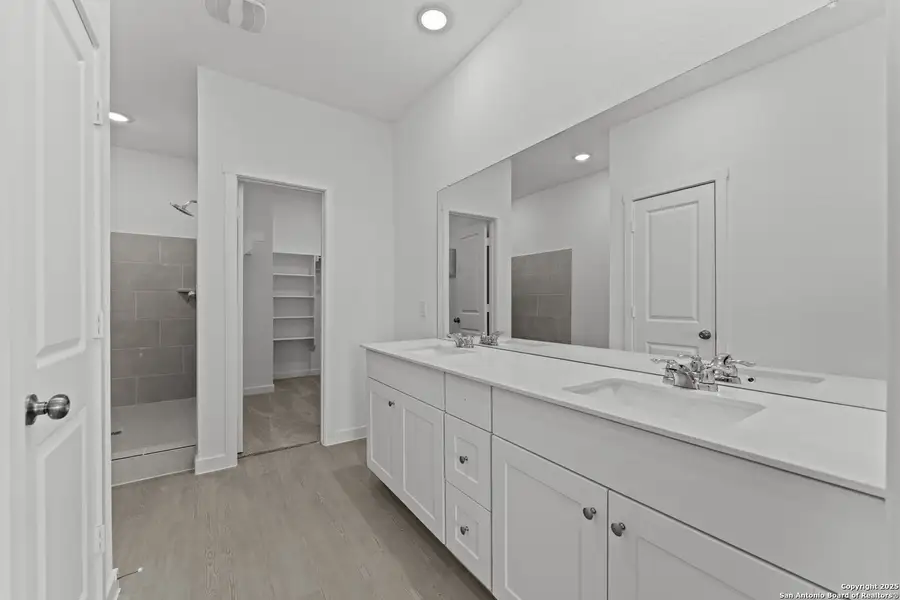 Furnished interior view inside a new home in Waterwheel: Coastline Collection, San Antonio (Image 4). Furnished interior view inside a new home in Waterwheel: Coastline Collection, San Antonio (Image 4).