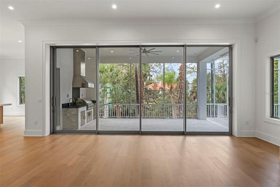 Spacious, unfurnished interior of a new home in , Tampa (Image 28).