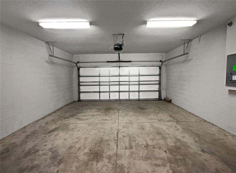 Spacious, unfurnished interior of a new home in , Kissimmee (Image 47).